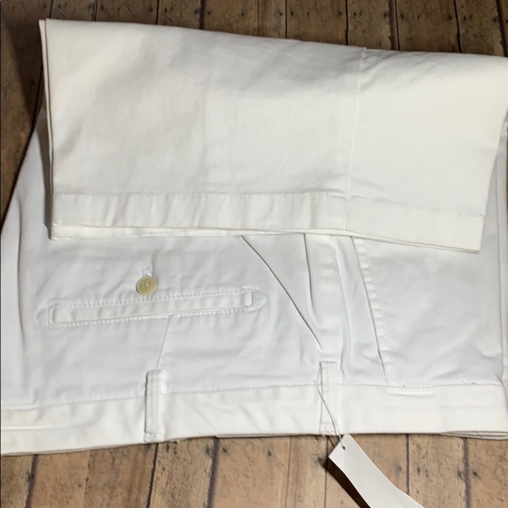 IZOD Saltwater Relaxed Shorts - Picture 4 of 5